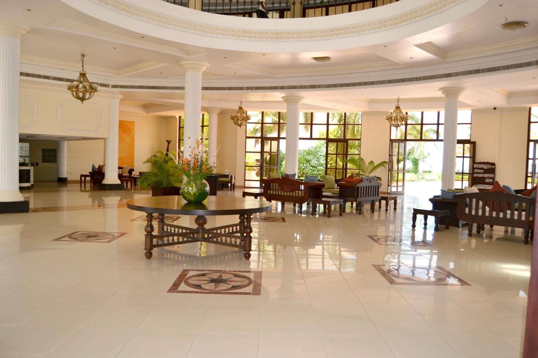 ホテル ゴールデン チューリップ タンザニア ダル・エス・サラーム エクステリア 写真